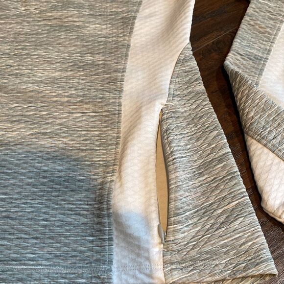 Athleta 1/4 Zip Long Sleeve- Size Small - Picture 5 of 11